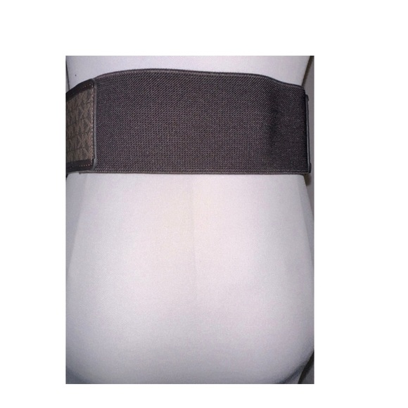 Michael Kors Women's Signature Belt - Picture 10 of 16